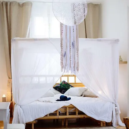 Apartment Indonesia Palace *